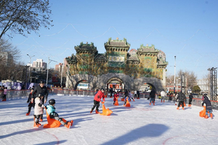 曼联2弃将左右意甲冠军，4500万前锋梅开二度，那不勒斯5连胜登顶