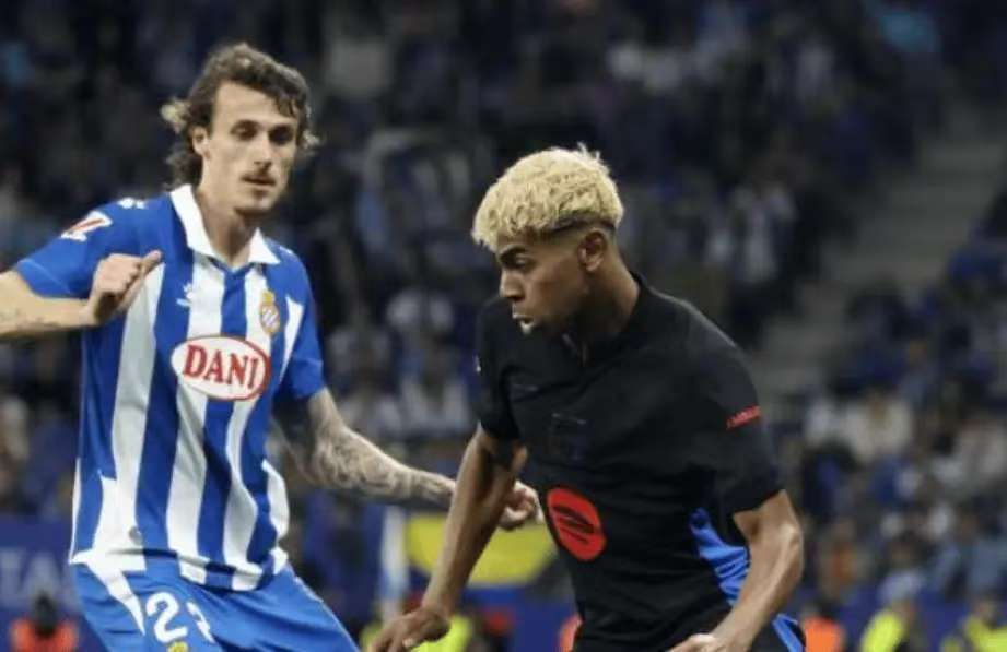 球迷：这队今天有夺冠气质