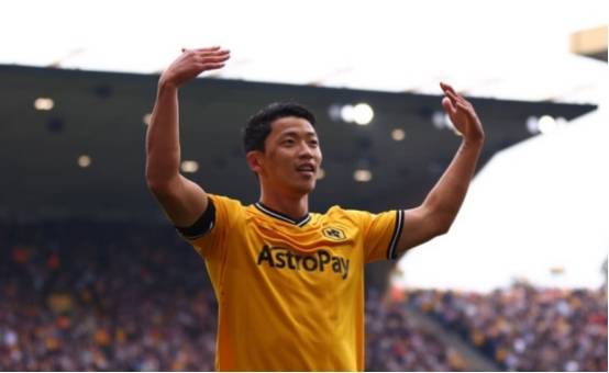 13岁零343天，阿森纳小将成为青年欧冠历史上最年轻出场球员