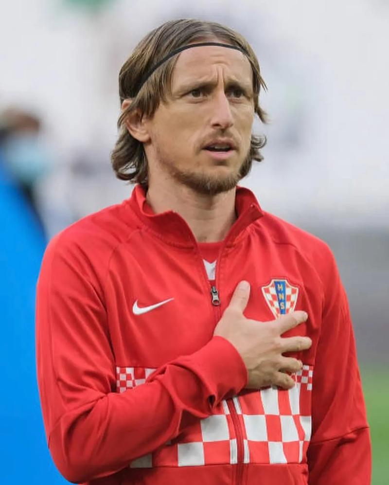 拜仁3比1逆转葡萄牙体育，欧冠小组赛六轮全胜