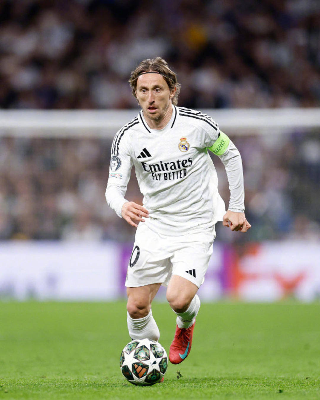 2分，又是2分！顶薪中锋被34岁老将羞辱，球迷嘲讽：这表现真的可以